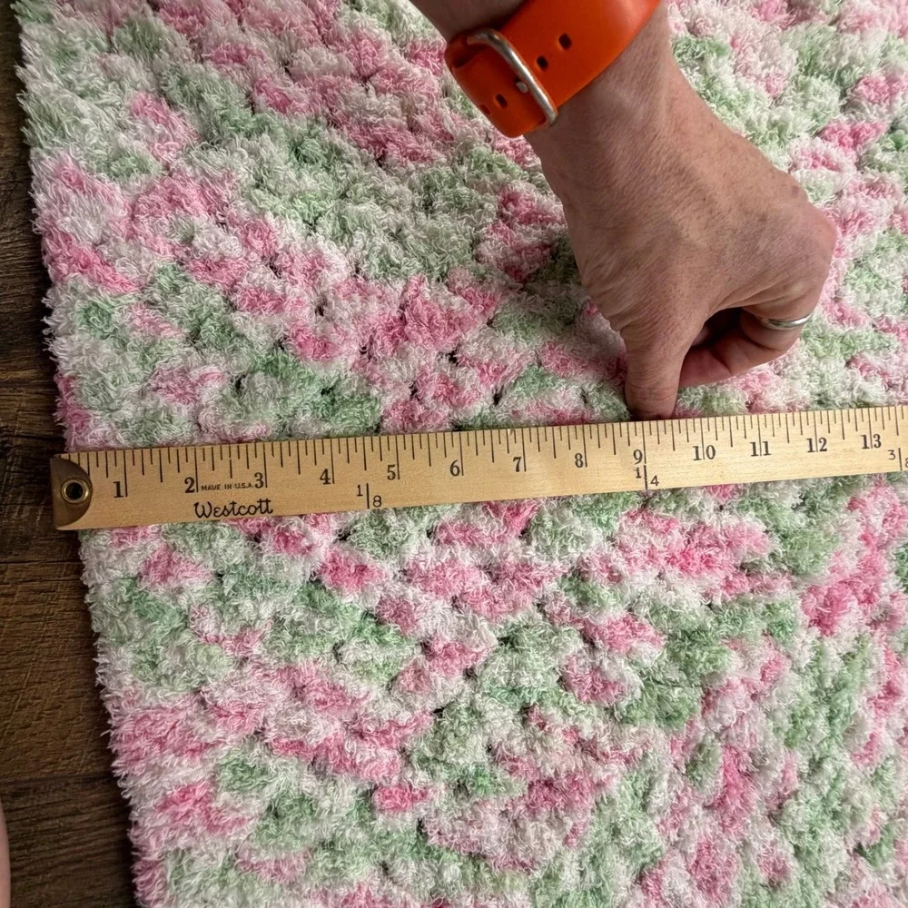 Handmade Crochet Chenille Baby Blanket Pink Green White Pinwheel‎ Swirl Lap